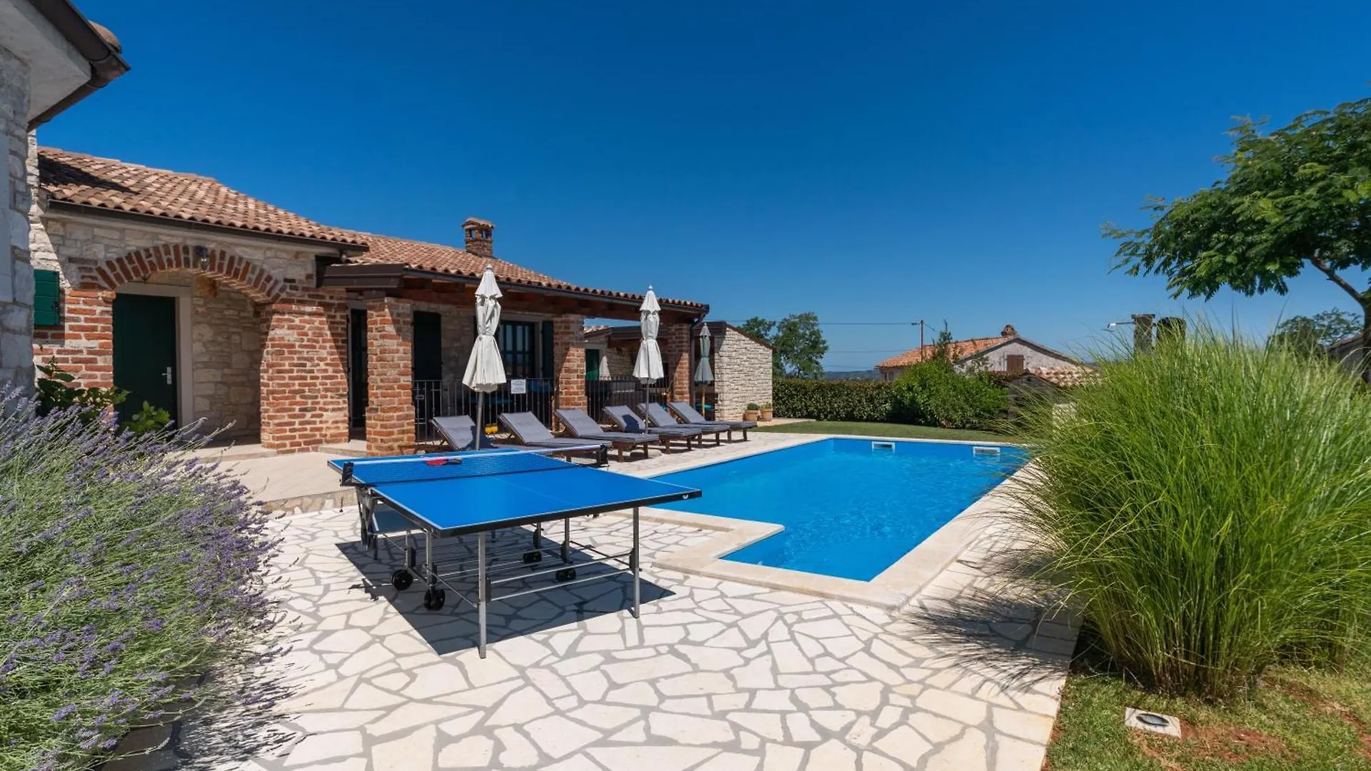 Landhausvilla Mit Panoramablick Und Garten Baldasi