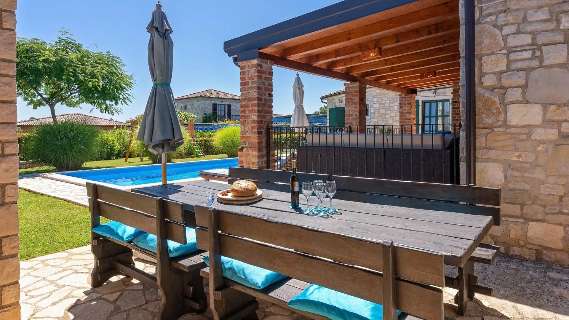 Landhausvilla Mit Panoramablick Und Garten Baldasi Croatia
